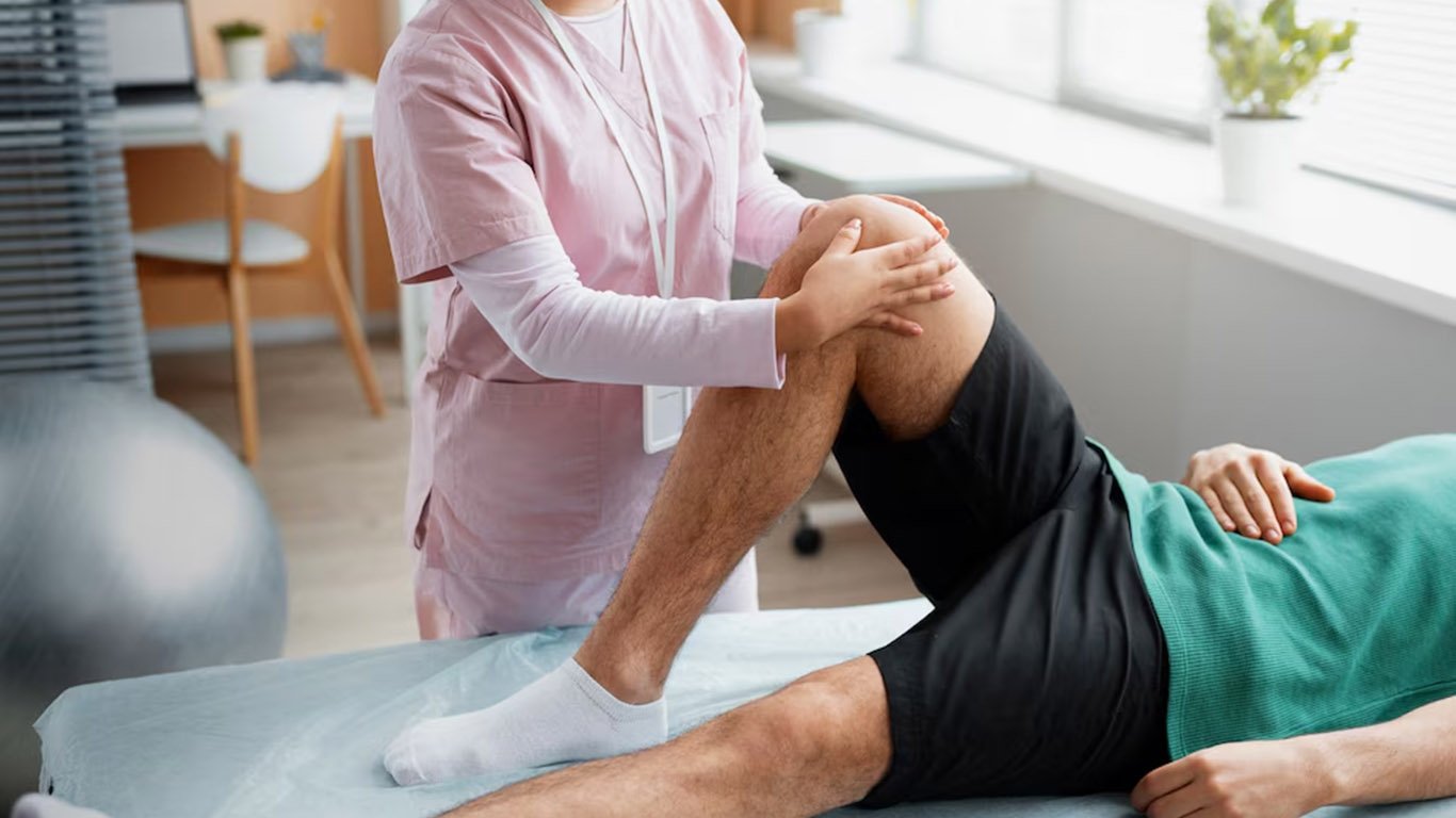Knee Pain Physiotherapy Treatment in Lucknow
